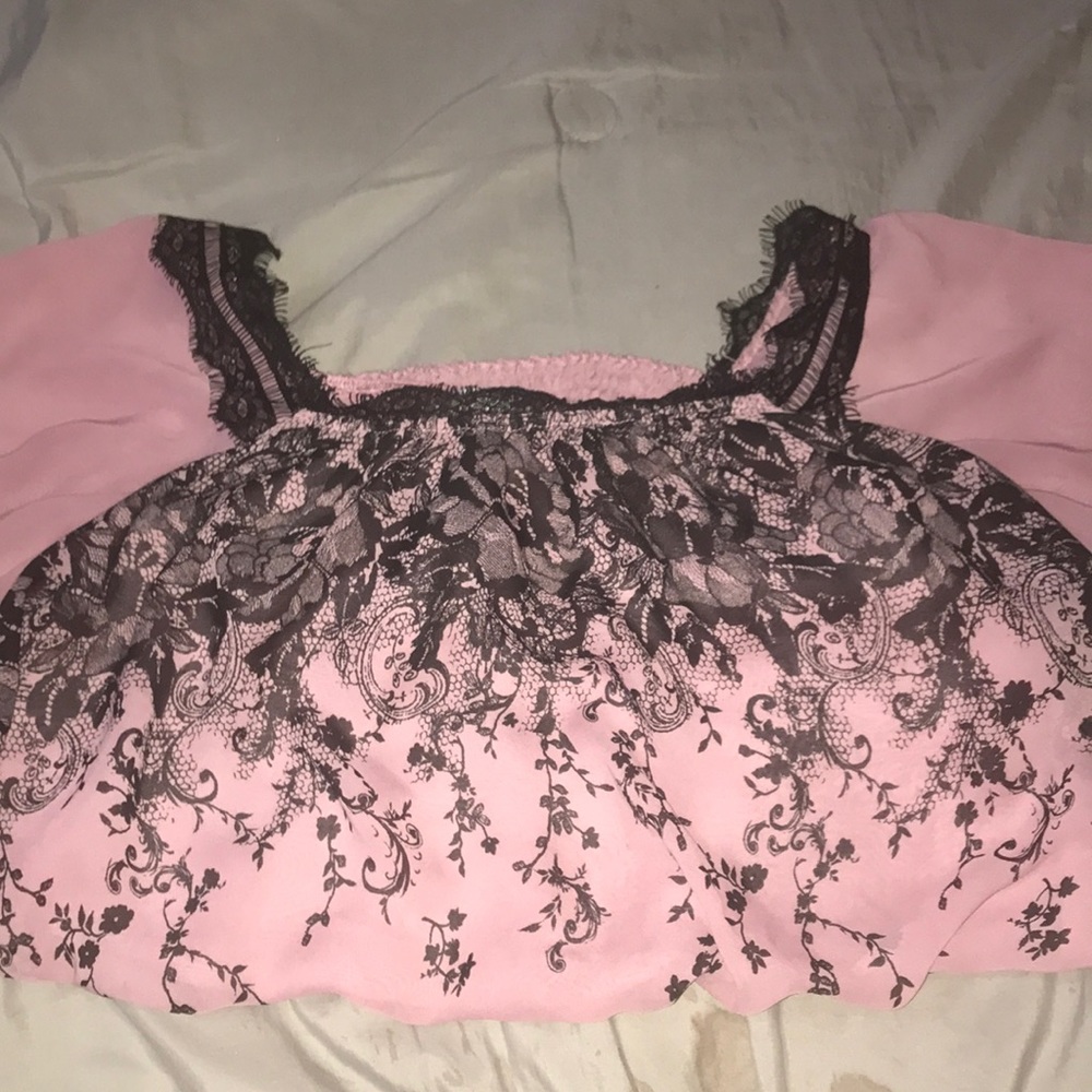 light muave top with lace design